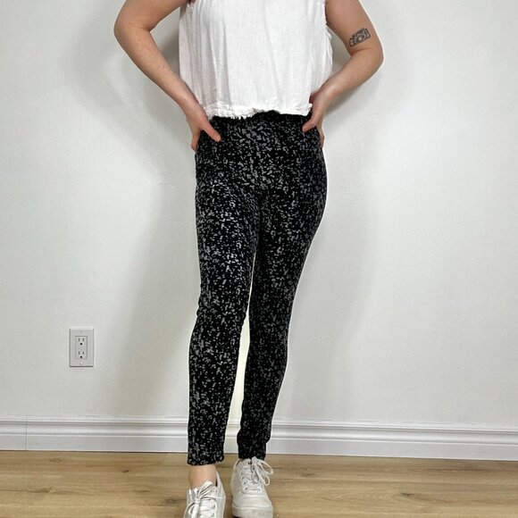 *Just Cozy Night Sky Star Patterned Black Leggings - Picture 3 of 7